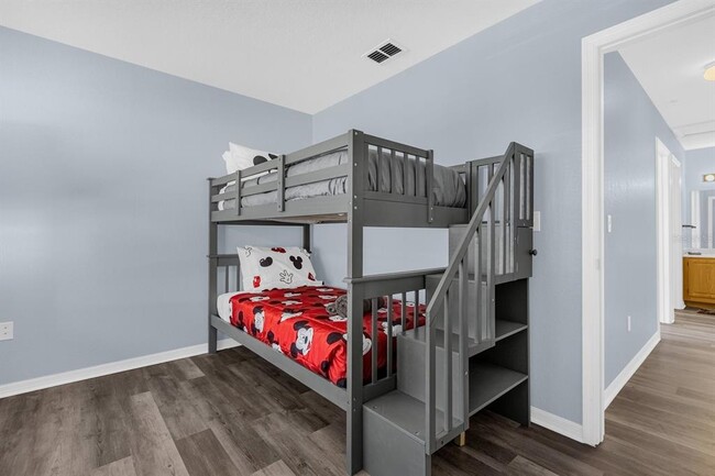 Building Photo - 4013 Venetian Bay Dr