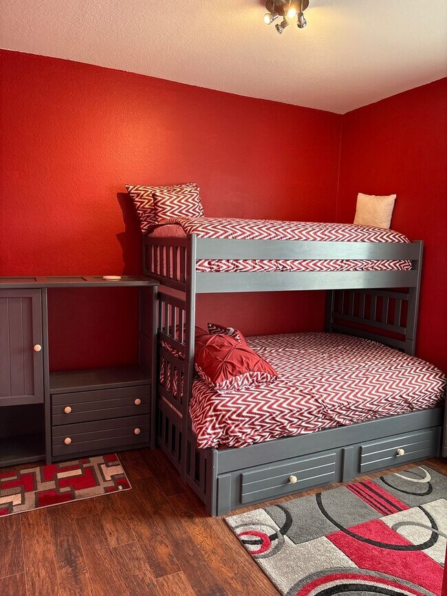 Building Photo - FURNISHED 3 Bedroom, 2 Bathrooms in the so...
