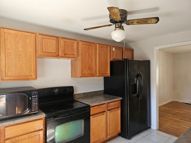 Building Photo - Ranch Style Home with 3 Bedrooms + 4th room/office, 2 Baths and RV parking!