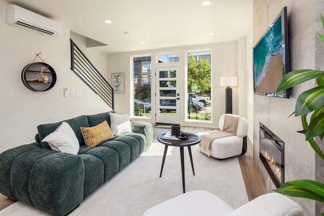 Building Photo - New Ballard Townhome