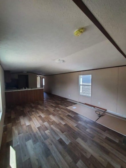 Building Photo - 70 Haney Park