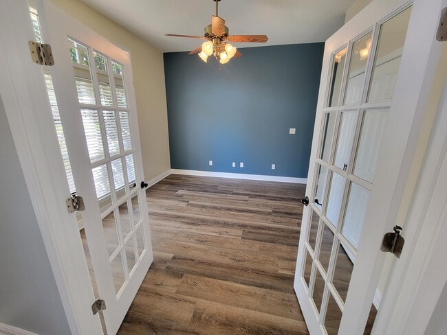 Building Photo - 3808 Saber Tooth Cir