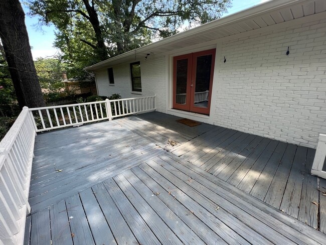 Building Photo - Cary Woods Subdivision