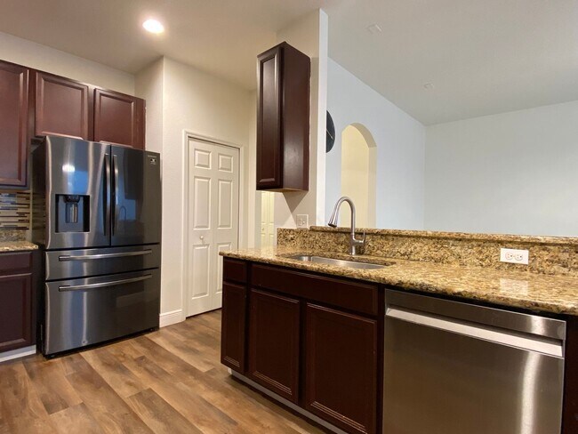 Building Photo - Beautiful 3 Bed/2.5 Bath Townhome in the Desirable City of Casselberry!!