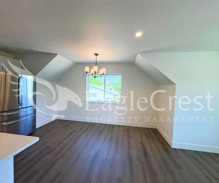 Building Photo - 420ANKENY