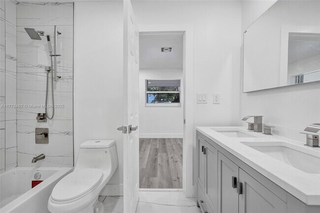 Building Photo - 101 SW 53rd Ave