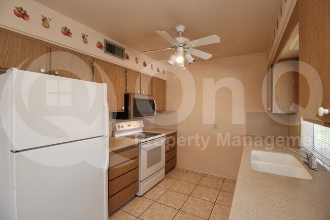 Building Photo - 10733 W Loma Blanca Dr