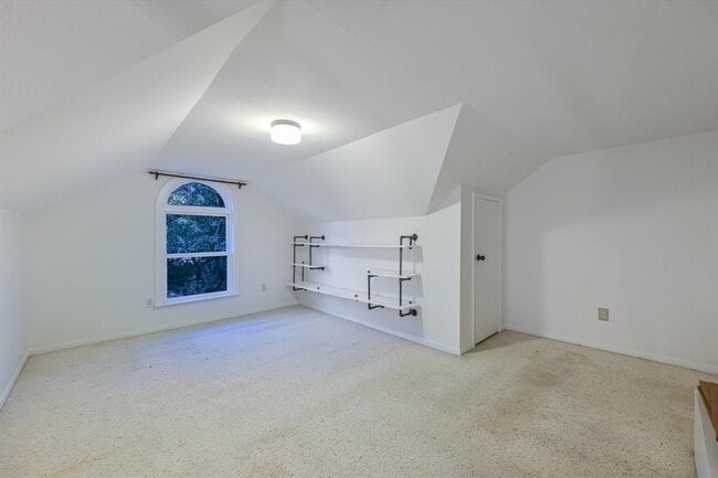 Building Photo - 1701 Jennie Ave