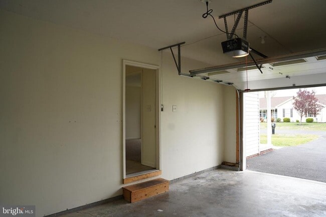 Building Photo - 122 Sinker Dr