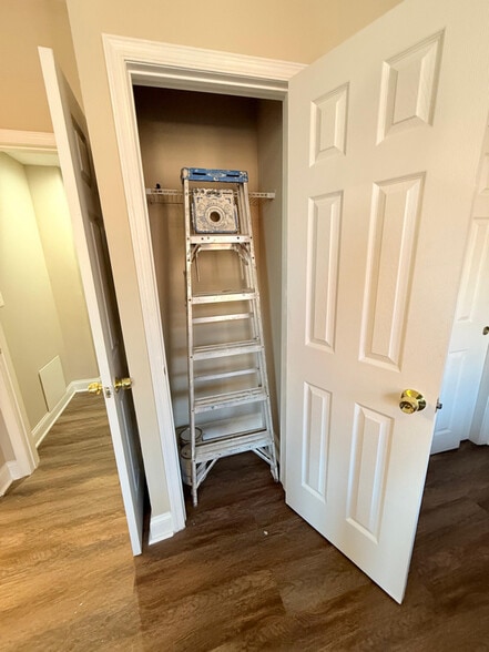 Building Photo - 1005 Edmondson Ave