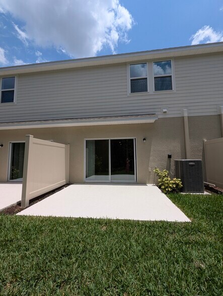 Building Photo - 2093 Hallier Cv
