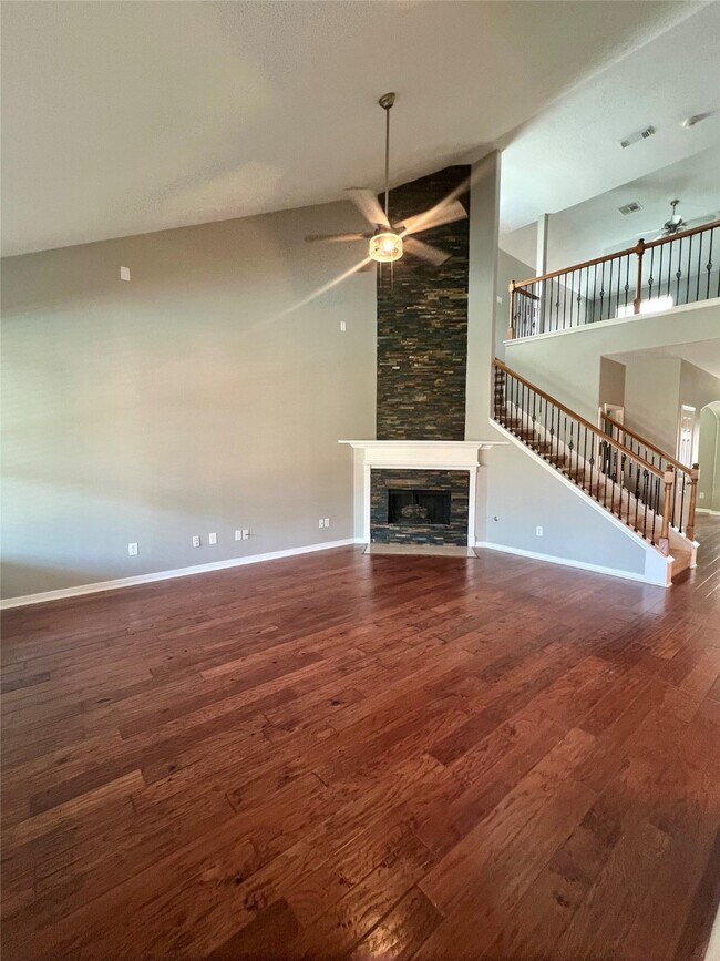 Building Photo - 411 White Oak Pointe Dr