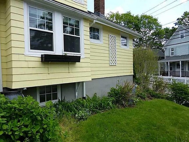 Building Photo - 61 Malbone Rd