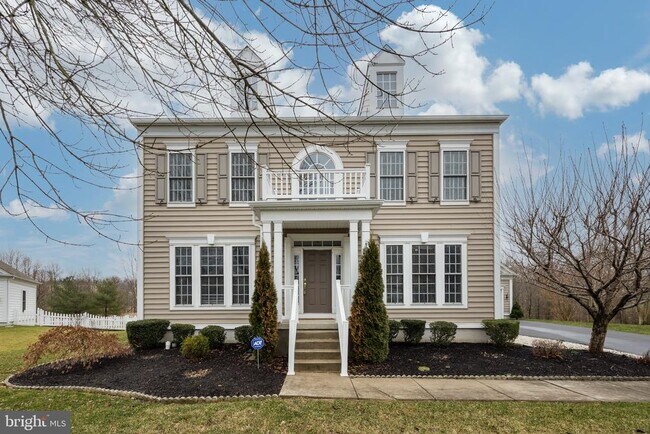 Building Photo - 311 Elmhurst Dr