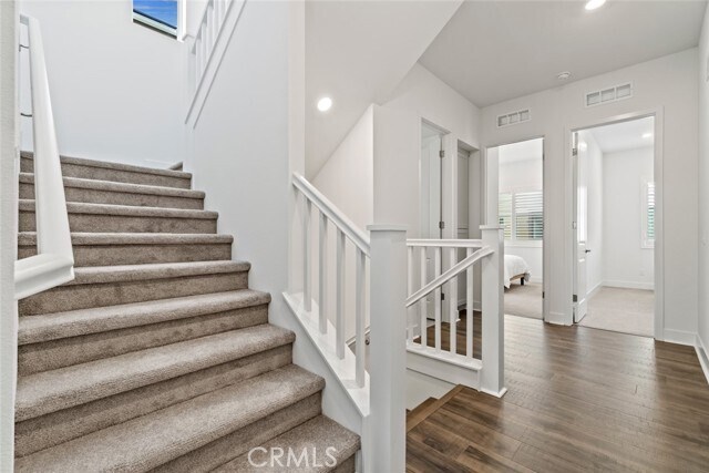 Building Photo - 9337 Astor