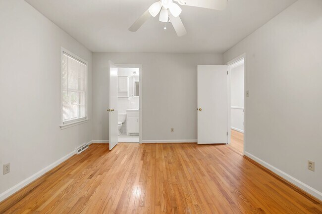 Building Photo - Chapel Hill Ranch Lakeshore community