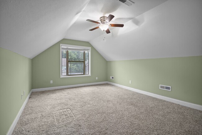 Building Photo - 128 Sycamore Hill Dr