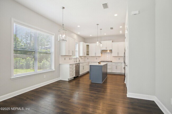 Building Photo - 439 Pelican Pointe Rd