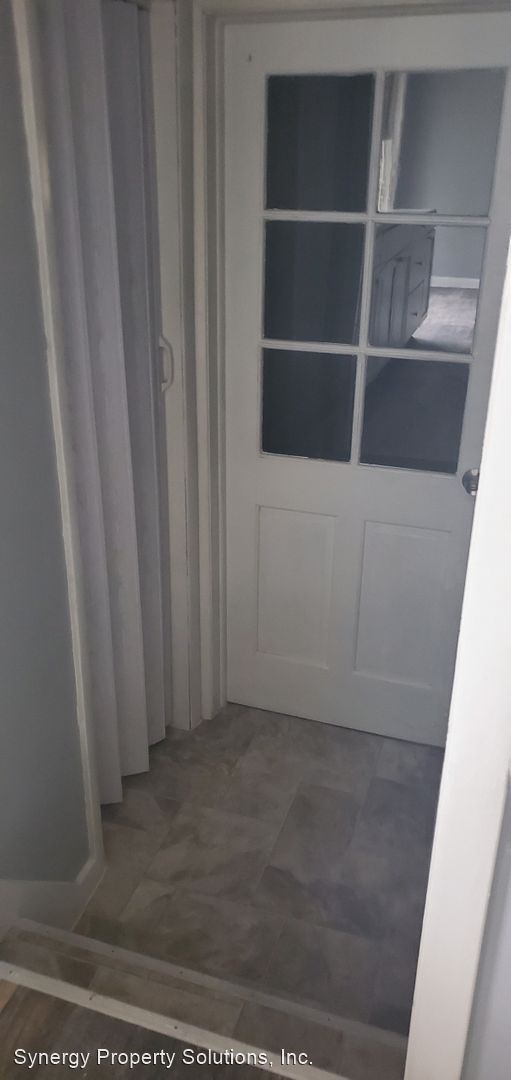Building Photo - 3 br, 1 bath House - Lor-Kay Dr 1641