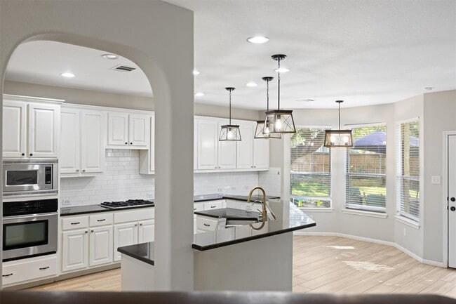 Building Photo - 11109 Claro Vista Cove