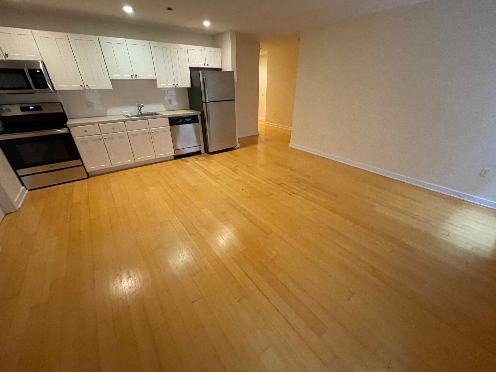 Building Photo - 32 Boylston St