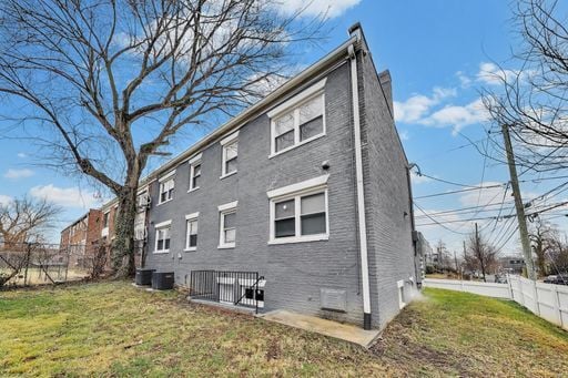 Building Photo - 5031 H St SE
