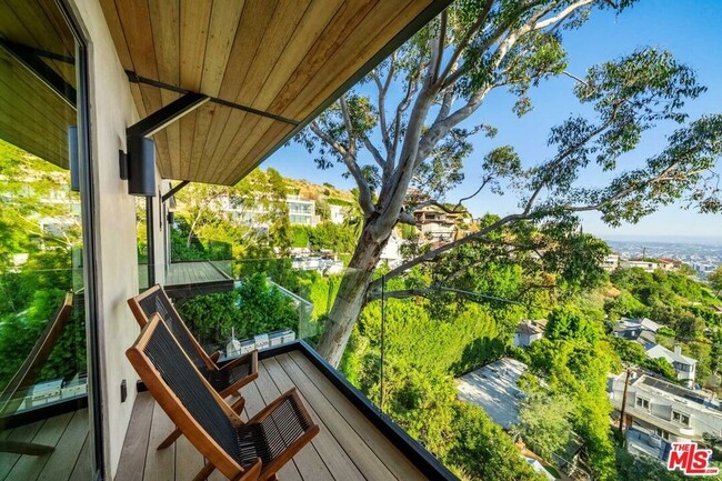 Building Photo - 8800 Hollywood Blvd