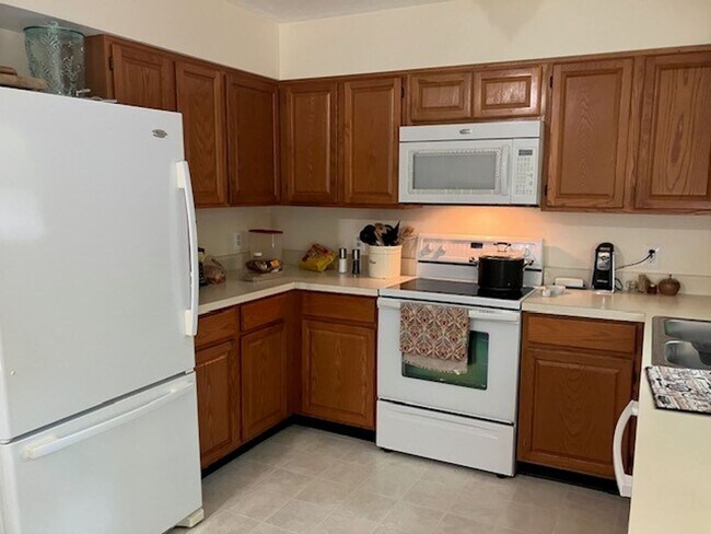 Building Photo - Lovely Rambler