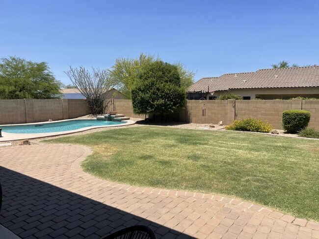 Building Photo - 9649 S San Esteban Dr