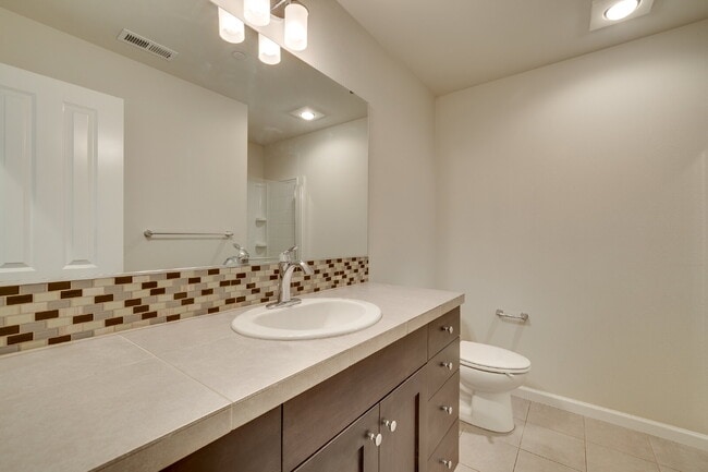 Building Photo - Stunning & Spacious Lynnwood Rental Available Now!