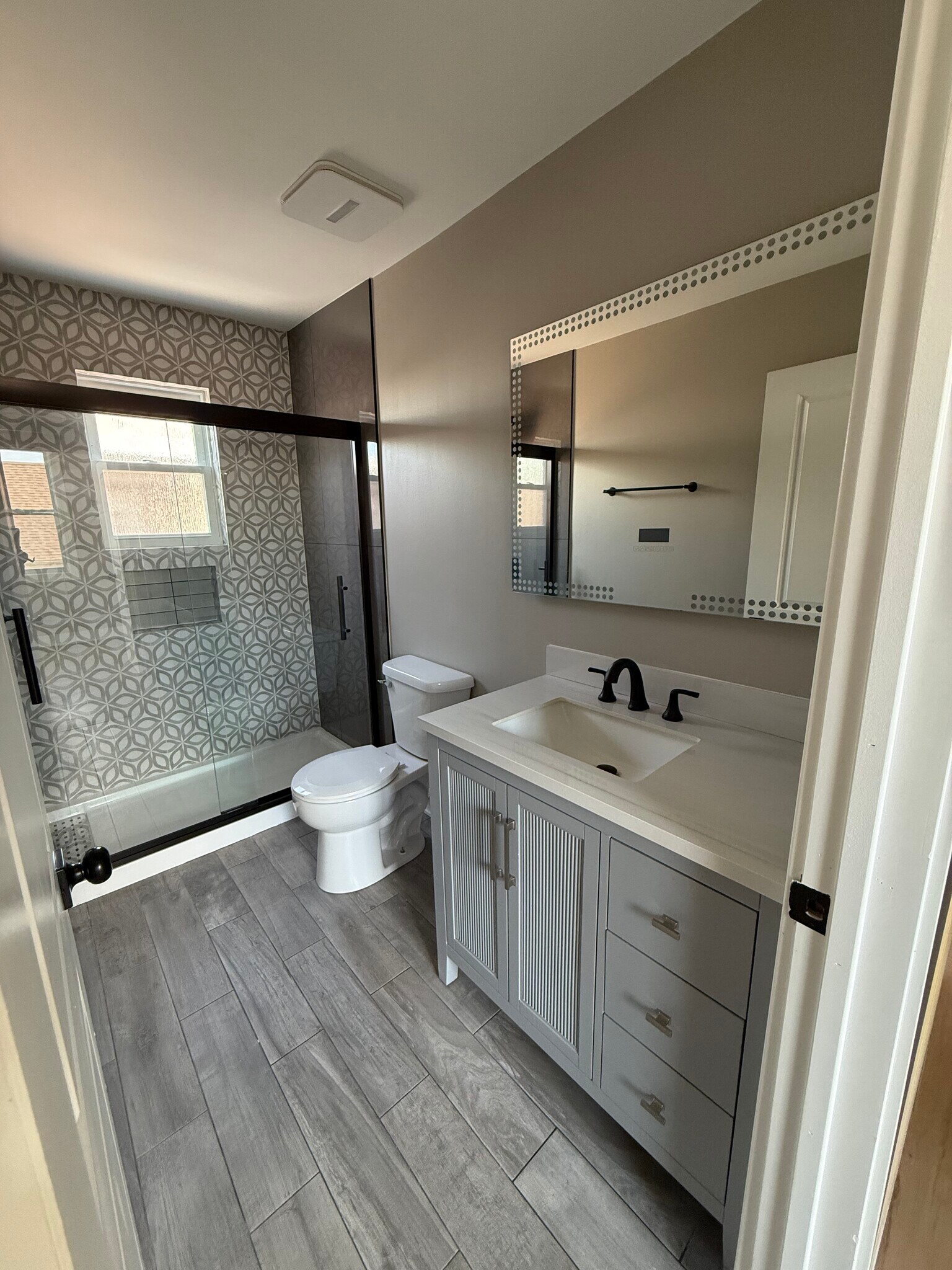 Building Photo - 5102 W Belden St