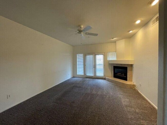 Building Photo - 7021 E Earll Dr