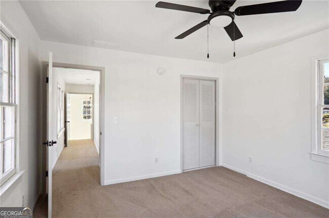 Building Photo - 1687 Porter Dr NW