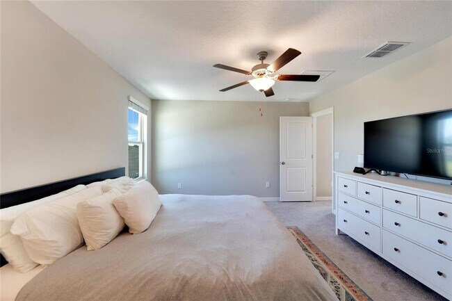 Building Photo - 403 Royal Empress Dr