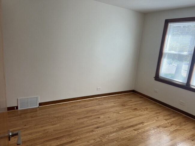 Building Photo - 2247 N 75th Ave