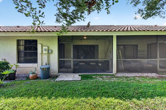 Building Photo - 460 Hardwood Pl