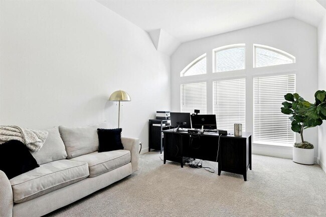 Building Photo - 5014 Mulberry Shrubs Ln