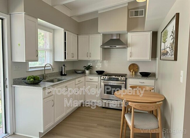 Building Photo - 185 Wickham Dr