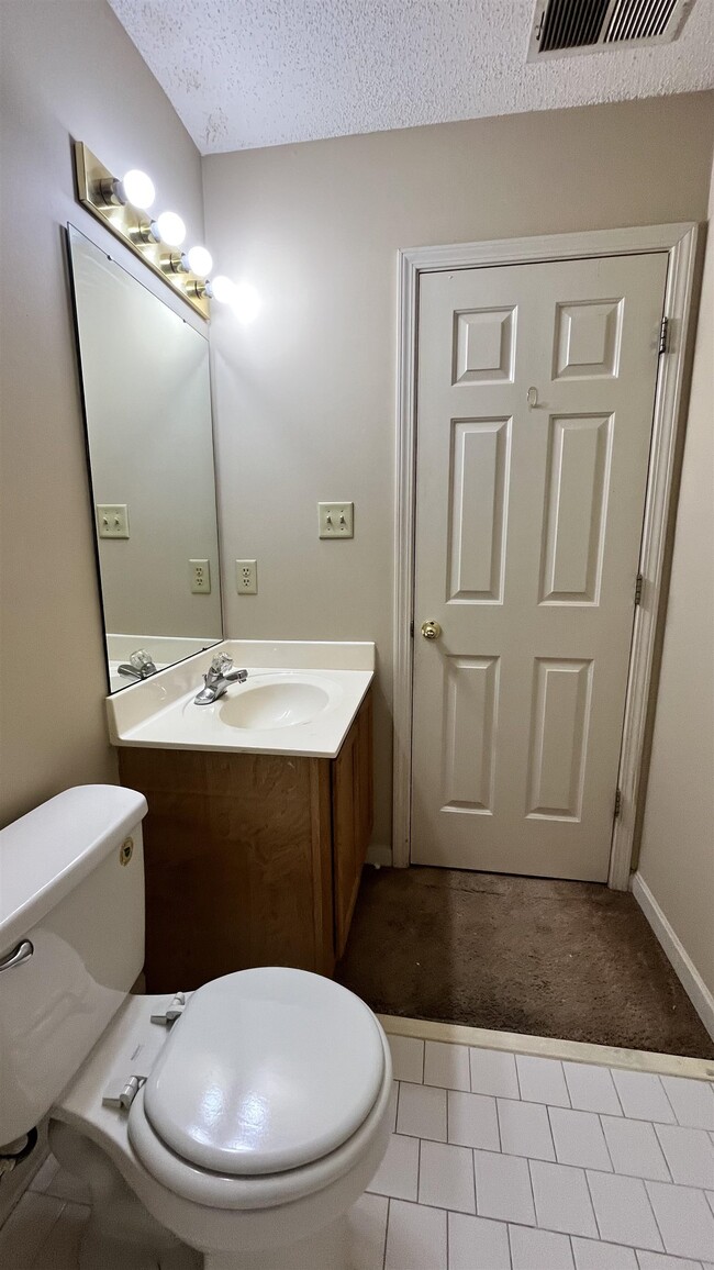 Building Photo - 7276 Amberly Way Dr