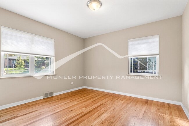 Building Photo - 1375 Locust St