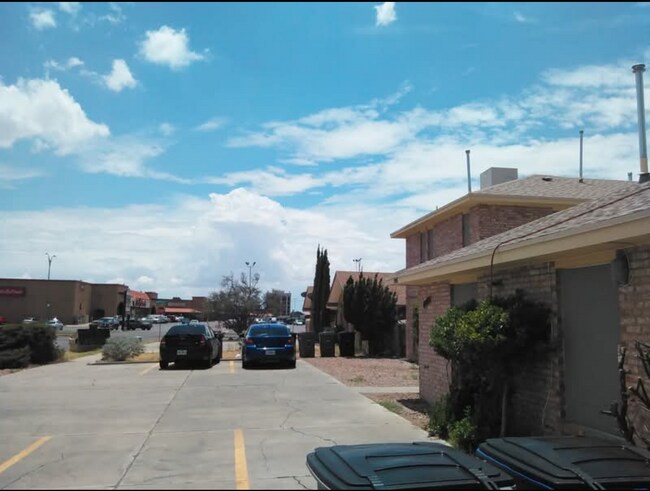 Building Photo - 2001 Amy Sue Dr