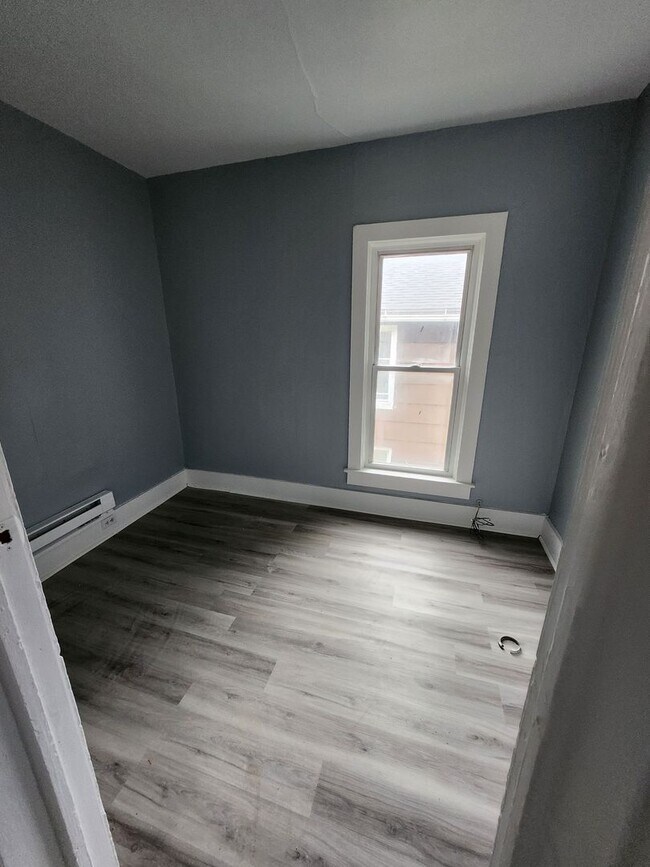 East side 3 bedroom apartment 415 Ash St Erie PA 16507 Apartment Finder