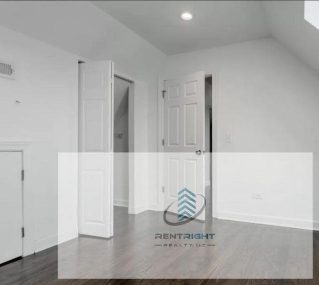 Building Photo - 3 bedroom in CHICAGO IL 60647