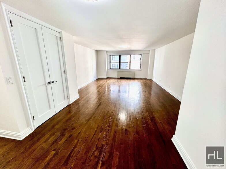 Building Photo - East 89th STREET
