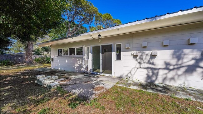 Building Photo - 6912 Alderwood Dr