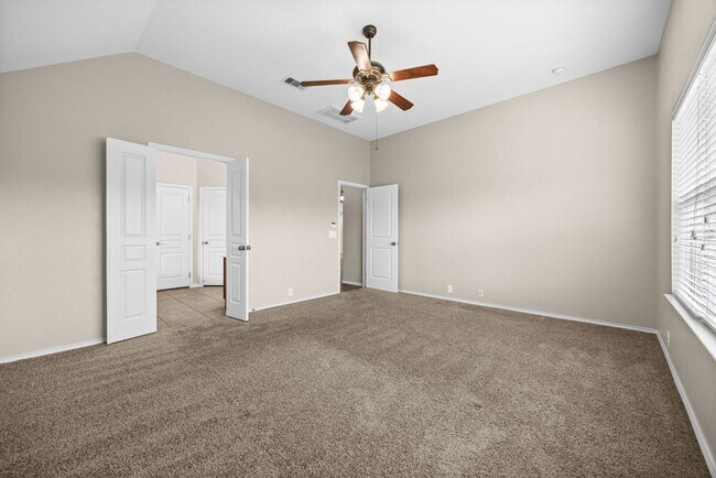 Building Photo - 5402 Hickory Harvest Dr
