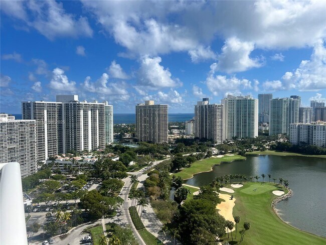 Building Photo - 3625 N Country Club Dr