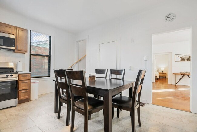 Building Photo - 3532 Greenwood Blvd