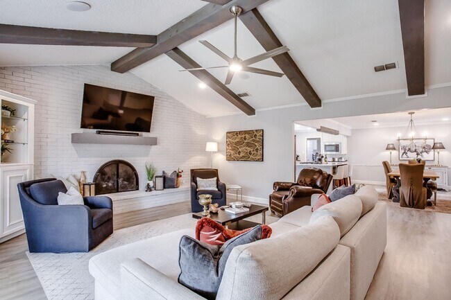 Building Photo - Pre Leasing in Melanie Park!