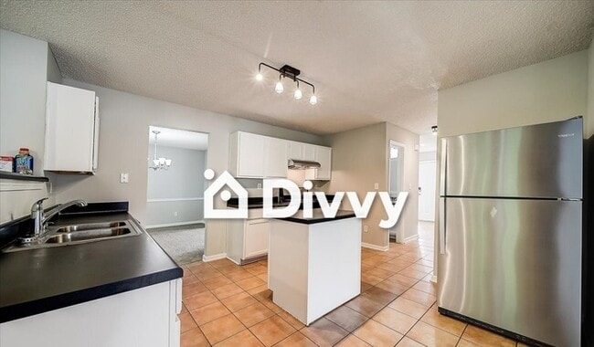 Building Photo - 498 Pecan Wood Cir